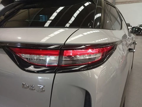 DS 3 Crossback BlueHDi 81 kW Manual BASTILLE