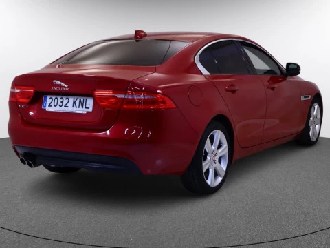Jaguar XE sedan 2.0D 132KW PURE AUTO 4P