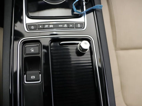 Jaguar XE sedan 2.0D 132KW PURE AUTO 4P