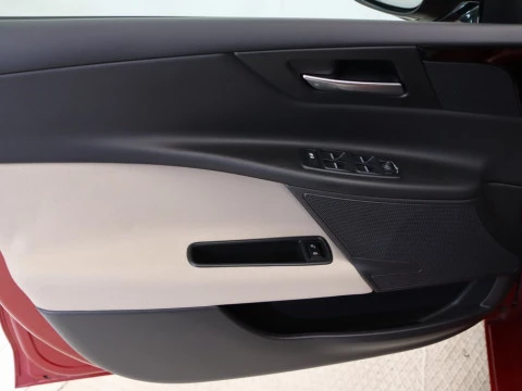 Jaguar XE sedan 2.0D 132KW PURE AUTO 4P