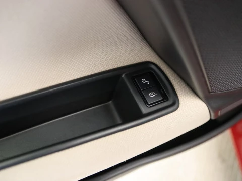 Jaguar XE sedan 2.0D 132KW PURE AUTO 4P