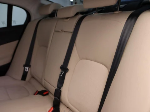 Jaguar XE sedan 2.0D 132KW PURE AUTO 4P