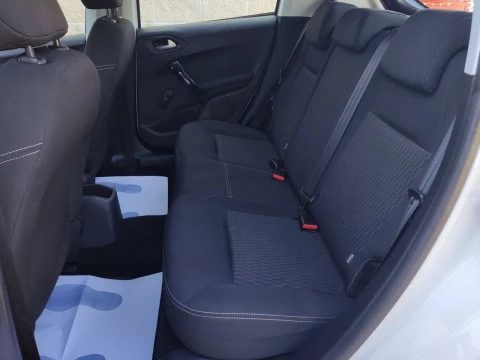 Peugeot 208 5P ACTIVE BlueHDi 73kW (100CV)