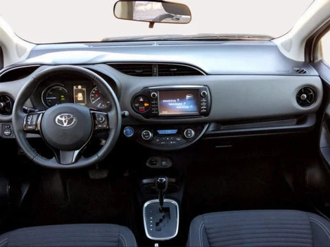 Toyota Yaris 1.5 100H Active Tech 74 kW (100 CV)