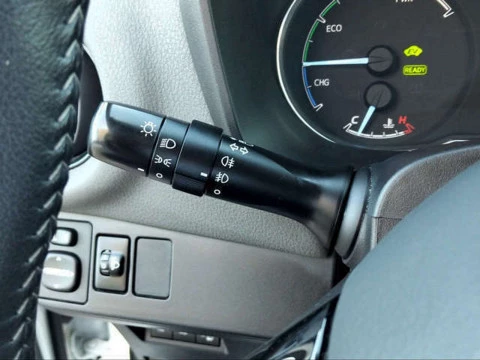 Toyota Yaris 1.5 100H Active Tech 74 kW (100 CV)