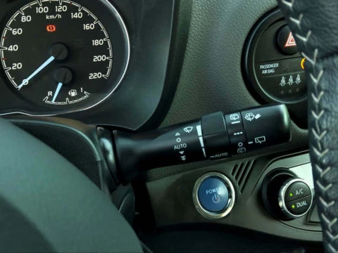 Toyota Yaris 1.5 100H Active Tech 74 kW (100 CV)