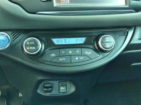 Toyota Yaris 1.5 100H Active Tech 74 kW (100 CV)