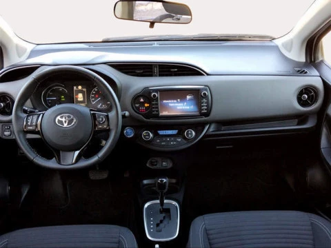 Toyota Yaris 1.5 100H Active Tech 74 kW (100 CV)