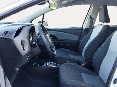 Toyota Yaris 1.5 100H Active Tech 74 kW (100 CV)