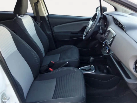 Toyota Yaris 1.5 100H Active Tech 74 kW (100 CV)