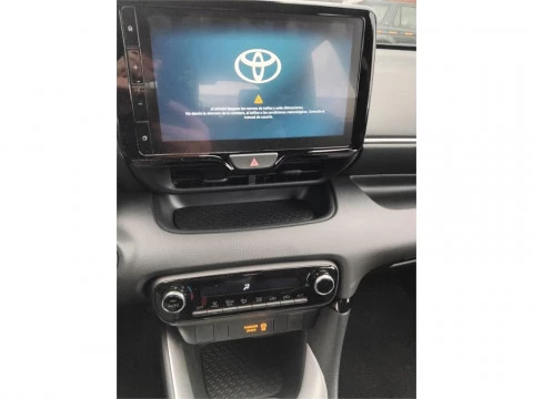 Toyota Yaris ACTIVE PLUS