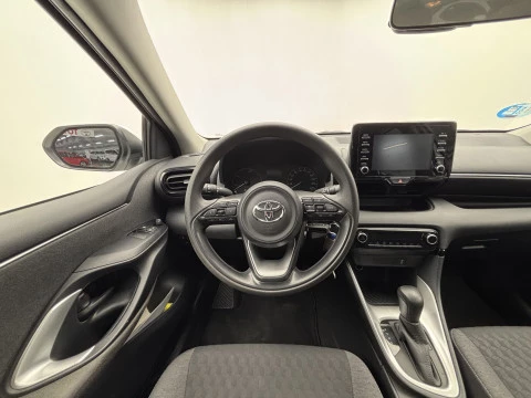 Toyota Yaris 1.5 120H Business Plus