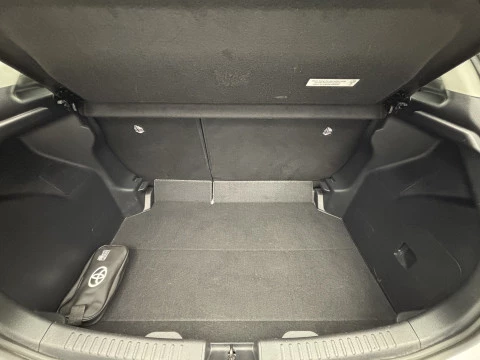 Toyota Yaris 1.5 120H Business Plus