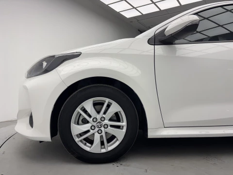 Toyota Yaris 1.5 120H Business Plus