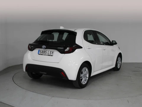 Toyota Yaris 1.5 120H Business Plus
