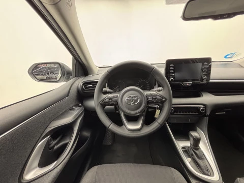 Toyota Yaris 1.5 120H Business Plus