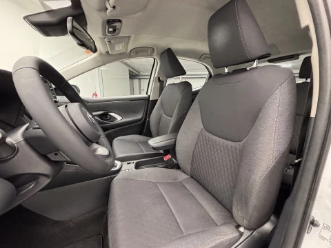 Toyota Yaris 1.5 120H Business Plus