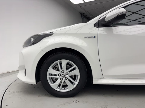 Toyota Yaris 1.5 120H Business Plus
