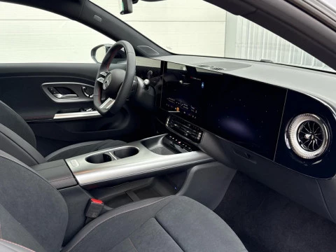 Mercedes-Benz CLA  250+ con tecnologia EQ