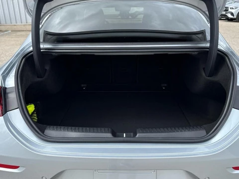 Mercedes-Benz CLA  250+ con tecnologia EQ