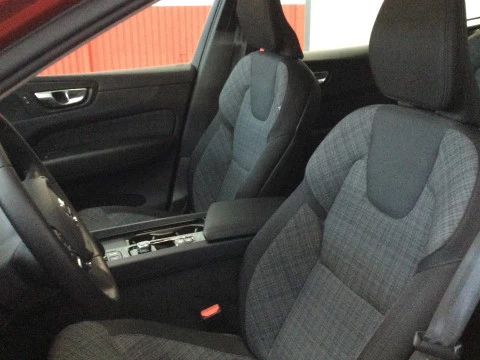 Volvo XC60 2.0 B4 G Core Pro Auto