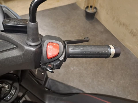 Yamaha XMAX 125 Tech Max POWER GREY Yamaha XMAX 125 Tech Max POWER GREY