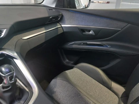 Peugeot 5008   1.2 PureTech S&S Allure 130