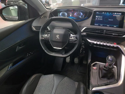 Peugeot 5008   1.2 PureTech S&S Allure 130