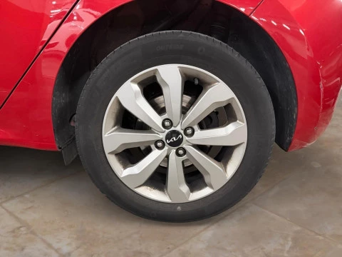 Kia Rio 1.0 T-GDi 74kW (100CV) MHEV iMT Drive