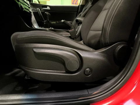 Kia Sportage 1.6 MHEV Black Edition 100 kW (136 CV)