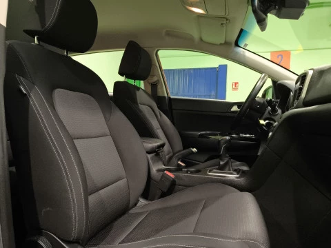 Kia Sportage 1.6 MHEV Black Edition 100 kW (136 CV)