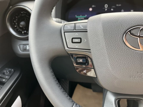 Toyota C-HR 1.8 Advance Hybrid 140