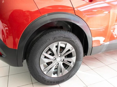 Peugeot 2008 1.2 PURETECH 100 S&S ACTIVE PACK 5P