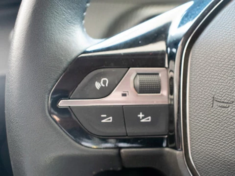 Peugeot 2008 1.2 PURETECH 100 S&S ACTIVE PACK 5P