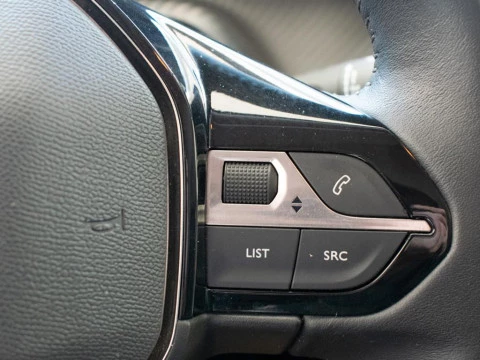 Peugeot 2008 1.2 PURETECH 100 S&S ACTIVE PACK 5P