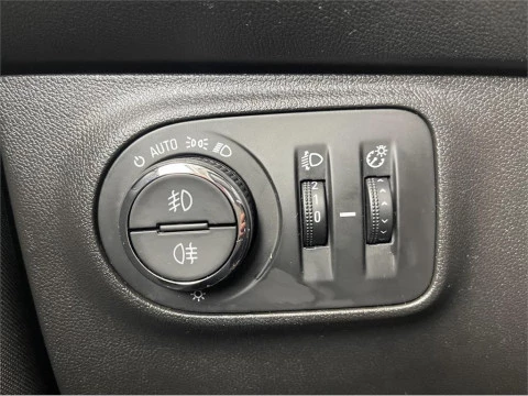 Opel Corsa 1.4 Selective 66kW (90CV)