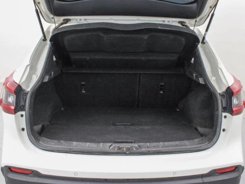 Nissan Qashqai 1.2 DIG-T VISIA 115 5P