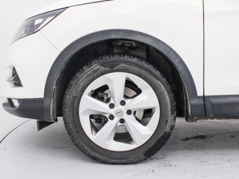 Nissan Qashqai 1.2 DIG-T VISIA 115 5P