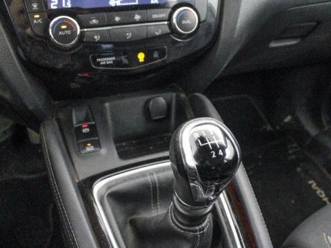 Nissan Qashqai 1.2 DIG-T VISIA 115 5P