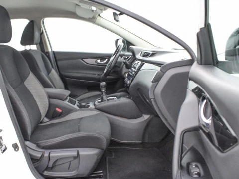 Nissan Qashqai 1.2 DIG-T VISIA 115 5P