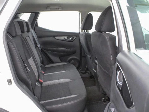 Nissan Qashqai 1.2 DIG-T VISIA 115 5P