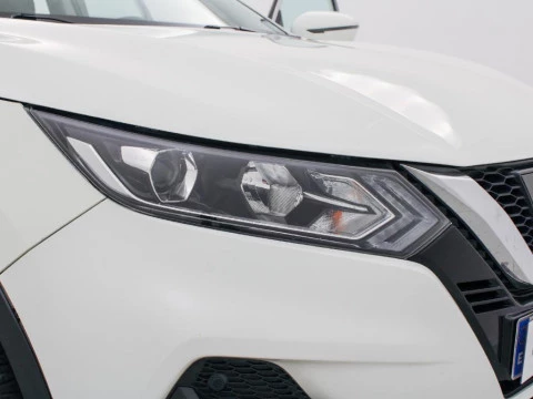 Nissan Qashqai 1.2 DIG-T VISIA 115 5P