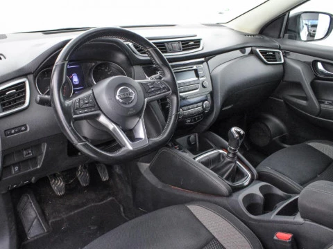 Nissan Qashqai 1.2 DIG-T VISIA 115 5P