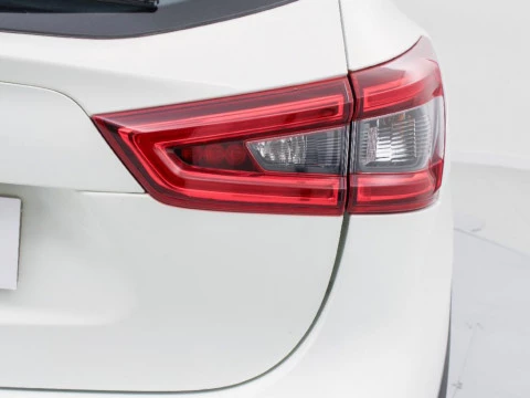 Nissan Qashqai 1.2 DIG-T VISIA 115 5P