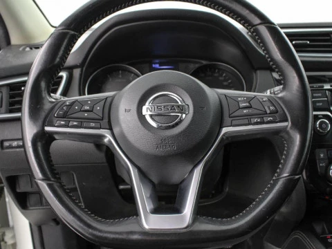 Nissan Qashqai 1.2 DIG-T VISIA 115 5P