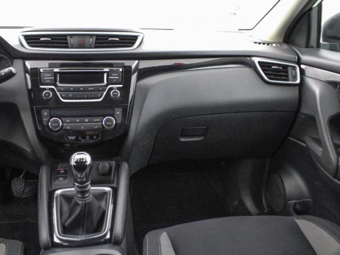 Nissan Qashqai 1.2 DIG-T VISIA 115 5P