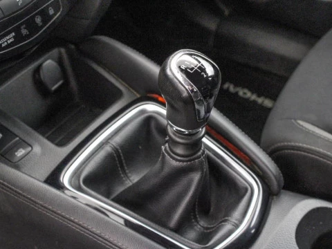 Nissan Qashqai 1.2 DIG-T VISIA 115 5P