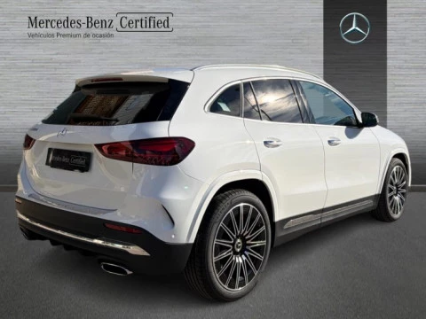 Mercedes-Benz GLA  200 d