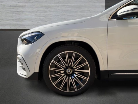 Mercedes-Benz GLA  200 d