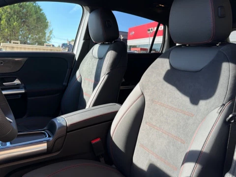 Mercedes-Benz GLA  200 d